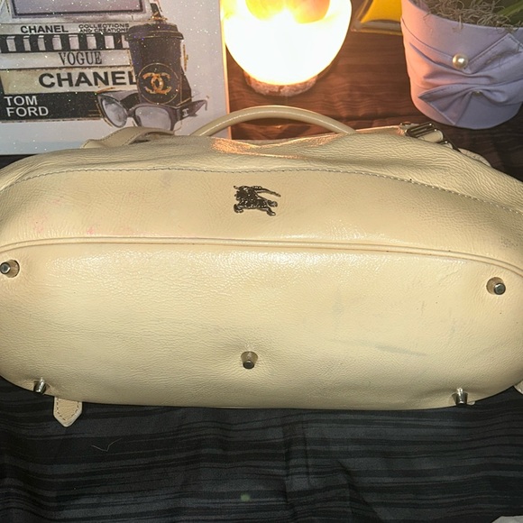 Burberry Cream Patent Leather Crossbody/ Hand Bag- Vintage Project Piece - Picture 10 of 17